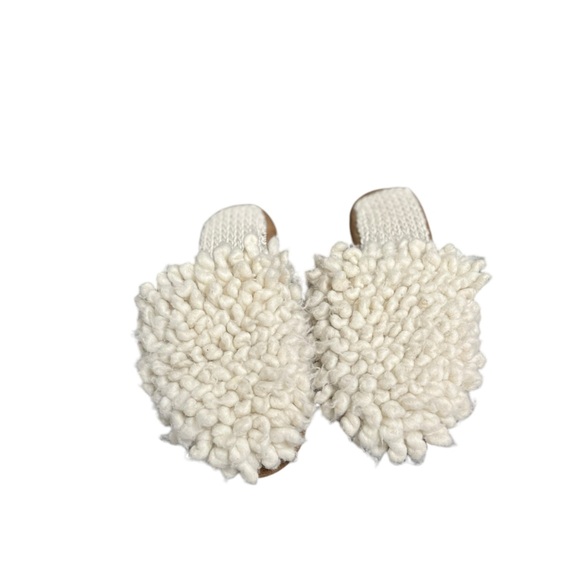 ARIANA BOHLING Alpaca Loop Ivory Cream Scuff Shearling Fuzzy Slippers - Picture 3 of 10